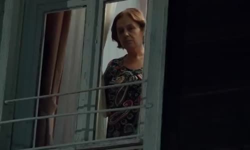 İçerde 1. Bölüm  Anne Tokadı