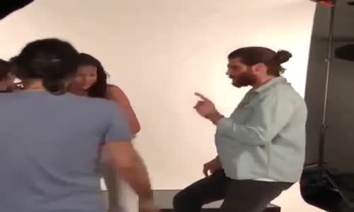 Erkenci̇ Kuş Çekim Arası Eğlenceli Anlar