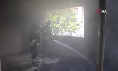 Metruk yangınları mahalle sakinlerini çileden çıkardı- 'Yıkın diye söylemekten bıktık' 