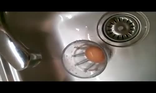 Haşlanmış Yumurta Soymanın En Pratik Yolu