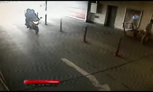 AVM Otoparkından 40 Bin Liralık Motoru Çaldılar