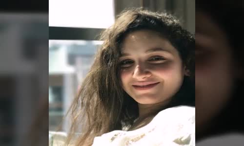 Güzel Oyuncu Gökçe Akyıldız Oğlunun Yeni Fotoğrafını Paylaştı