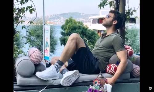 Seçkin Özdemir Ve Demet Özdemir Arkadaşlarıyla Beraber Partiye Katıldı