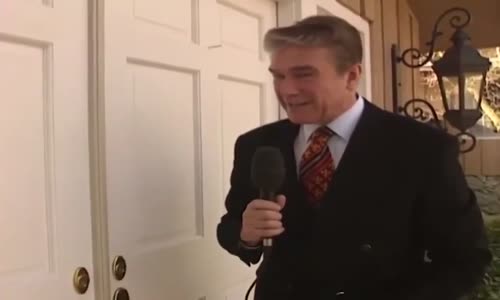 Uğur Dündar, Olay mikrofonla vurmaya nasıl geldi 