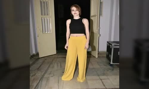 Güzel Oyuncu Elçin Sangu Tatil'in Keyfini Çıkarıyor