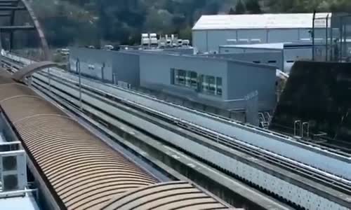 Japonya'da manyetik kaldırma teknolojisiyle çalışan süper hızlı tren