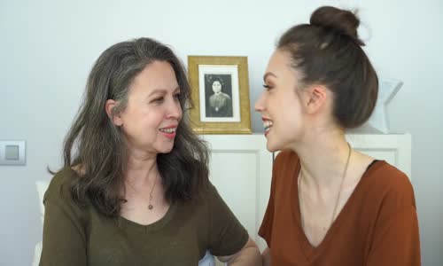 Duygu Özaslan Anneler Günü'nde Annemle Makyaj