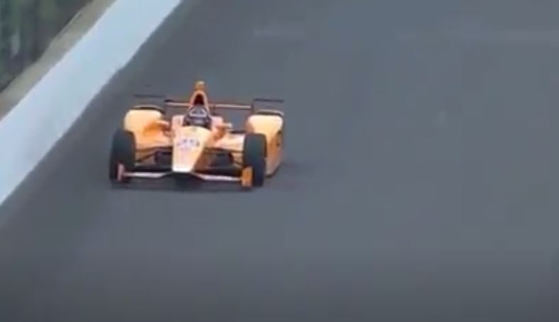 Fernando Alonso 350 kmh ile 2 Kuşu Avladı 