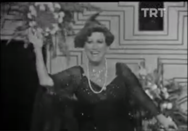 Müzeyyen Senar-Ufacıksın Tefeciksin 