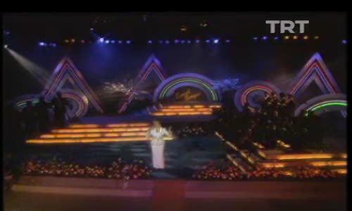 Emel Sayın-Bir İhtimal Daha Var izle