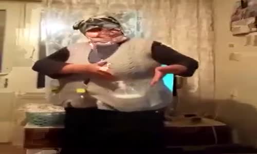 Corona Virüs Dansıyla Coşan Roman Abla 