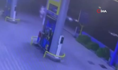 Kaza yapmamak için benzinliğe daldı; facia teğet geçti 