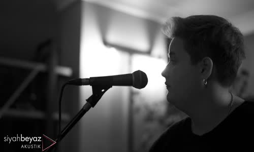 Deniz Aygül - Sarı Gelin (SiyahBeyaz Akustik)