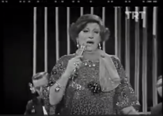 Müzeyyen Senar-Düşer Mi Şanına Ey Şeh-i Huban 