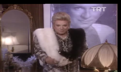 Zeki Müren-Seni Ben Unutmak İstemedim Ki izle