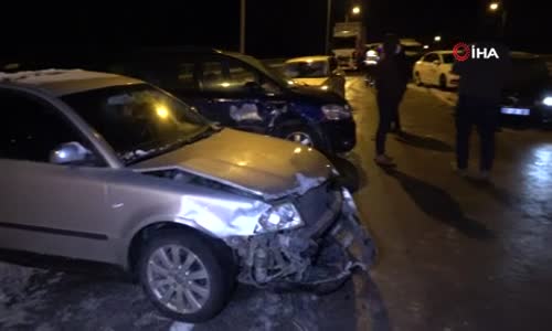 Buzdan kayan 15 araç birbirine girdi- 1'i ağır 4 yaralı 