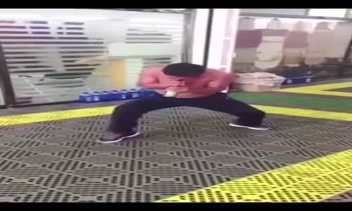 Yanan Kömürle Oynayan Dayı