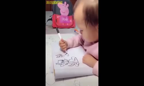 Resim Çizmek için Doğmuş Bebe