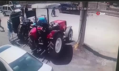 Kırmızı Işıkta Geçip Motosikletliye Çarptı