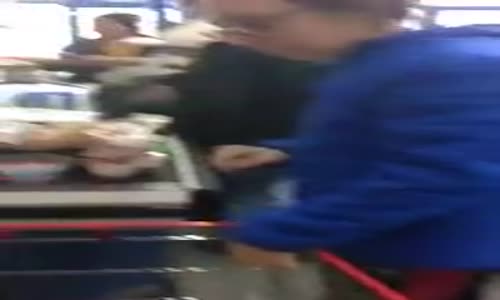 Markette Çıkan Kavgada Kıçını Açan Kadın