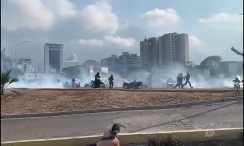 Venezuela'da Tehlikeli Gerginlik Sürüyor Taraflar Arasında Çatışma Çıktı