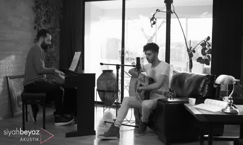 Fikri Karayel - Ben Gamlı Hazan (SiyahBeyaz Akustik)