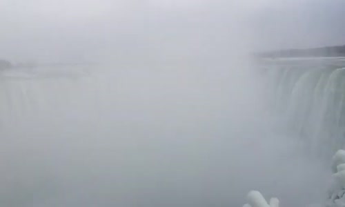 Donmuş Nigara Şelalesinin Kartpostallık Görüntüleri