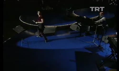 Özlem Tekin-Aşk Her Şeyi Affeder Mi