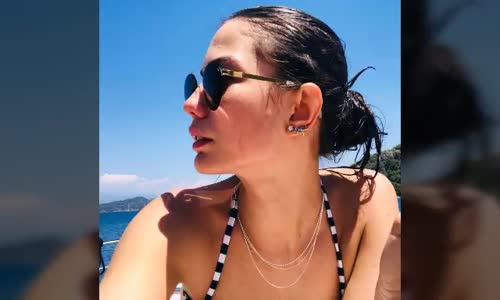 Demet Özdemir'den Bikinili Pozlar