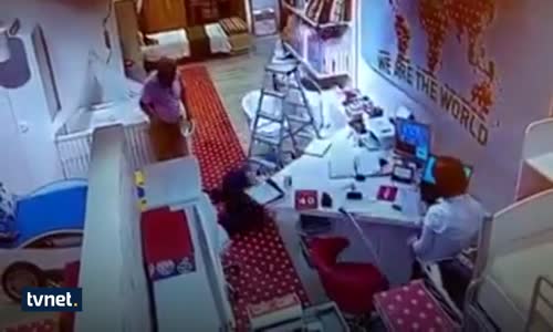 Elektrik Çarpan Adama Sorduğu Soruyla Sosyal Medyayı Salladı