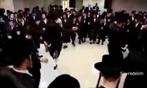 Müslüman Zikir Yapınca Gerici Diyen Kansızlar Bu Yahudilerin Ayinlerine Ne Diyeceksiniz