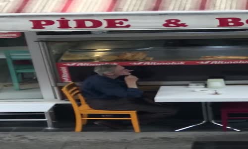 Sigara ile Sevişen Dayı