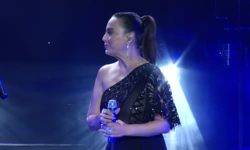 Ebru Gündeş - Çağırın Gelsin (Harbiye Konser Klibi) 