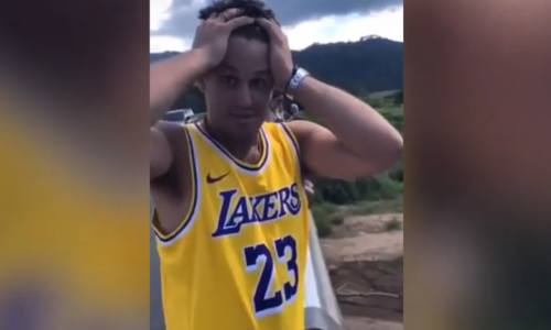 Telefonunu Alınması İmkansız Yere Düşüren Turist