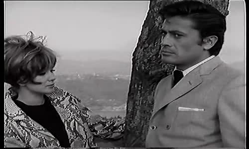 Aramızda Tatlı Bir Rüzgar Geçti O Kadar