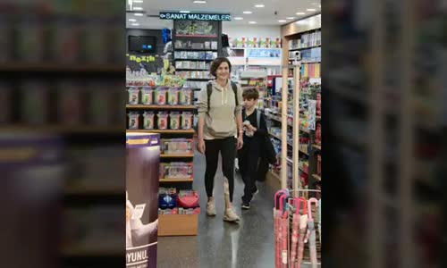 Bergüzar Korel Oğlu Ali'yle Alış Verişte