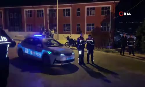 Polisten kaçan sürücü otomobille duvara çarptı- 2 yaralı 