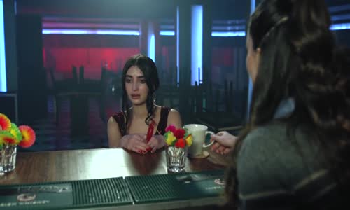 Çember 5.Bölüm - Kör Bir Pavyon Şarkıcısı