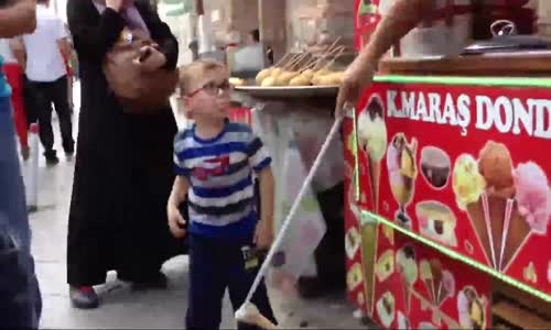 Maraş Dondurmacısının Ufaklığı Çocuğu Çılgına Çevirmesi