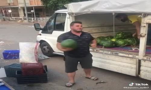 Harlemin Bağrından Kopan Karpuzcu 