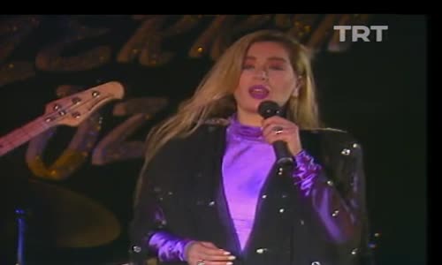 Zerrin Özer-Yalan Olur 