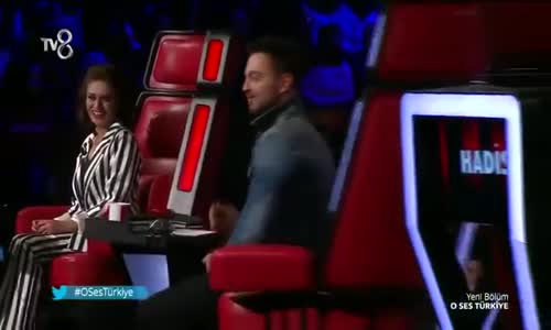 O Ses Türkiye-Azerbeycan'lı Yarışmacı Güzelliğiyle Herkesin Dikkatini Çekti! 