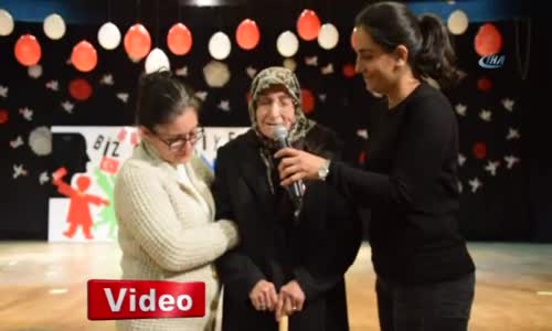 94 yaşındaki Firuzhan Yeğen'in Atatürk Sevgisi Ayakta Alkışlandı 
