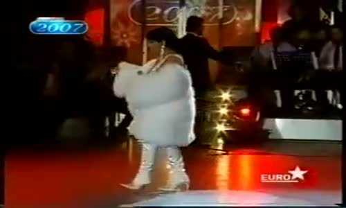 Bülent Ersoy & Ebru Gündeş - Doğum Günün Bana Geldiğin Gündür