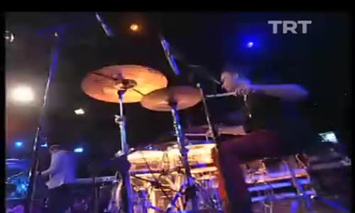 Gripin-Batsın Bu Dünya izle