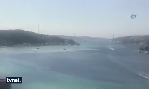 İstanbul Boğazı'nda Şaşırtan Görüntü