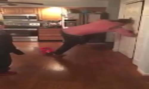 Hoverboard Düşüşünden Karizmatik Dönen Baba