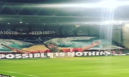 Hapoel Beer Sheva Taraftarından Hz. Musa Koreografisi