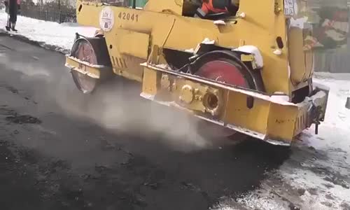 Karda Asfalt Yapan Rusların Çapası