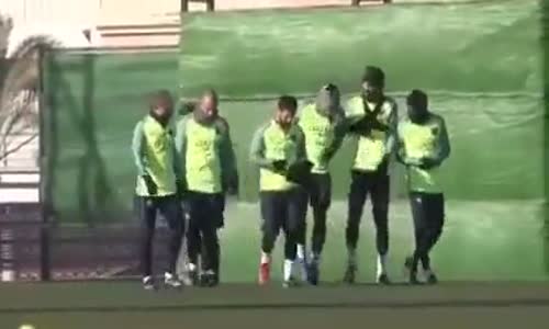 Neymar ve Suarez'den Pique'ye Eşek Şakası